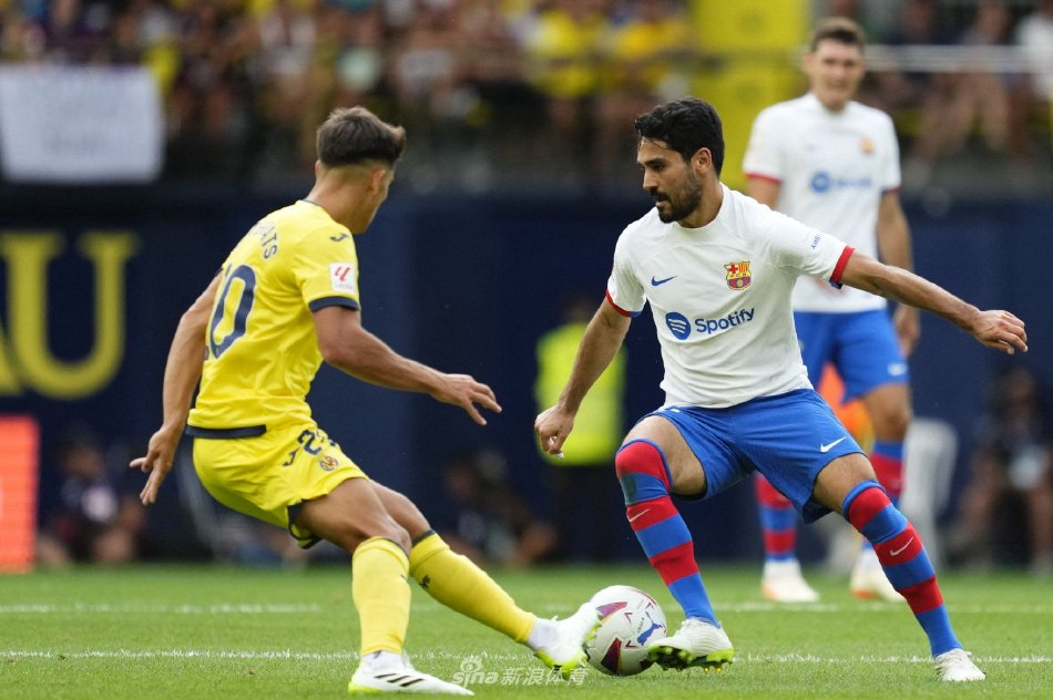 她通过调节 她通过调节