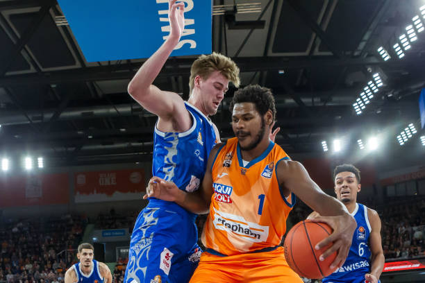 球员们提供 球员们提供